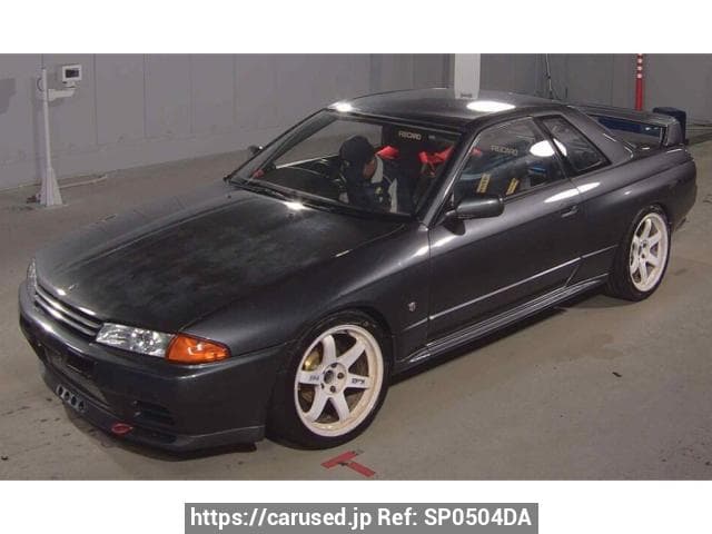 1992 Nissan Skyline JDM car for sale — photo 3 of 3