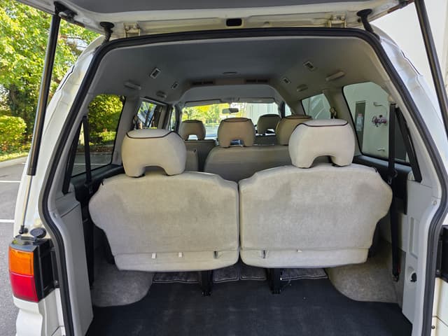 1999 Mitsubishi Delica JDM car for sale — photo 15 of 16