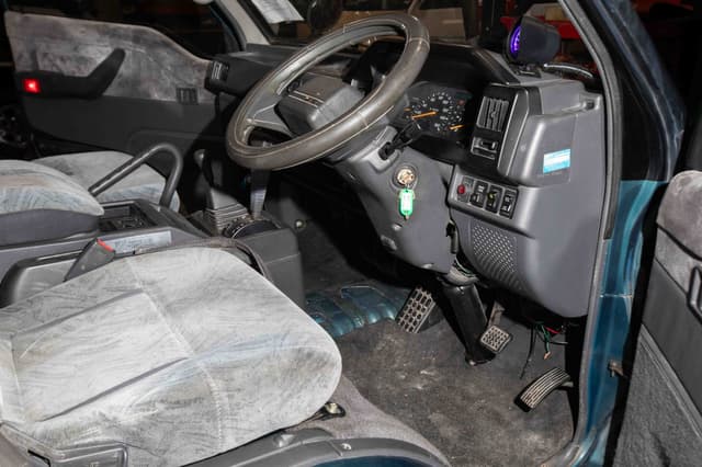 1993 Mitsubishi Delica JDM car for sale — photo 16 of 22