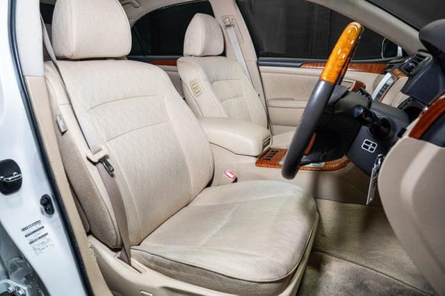 2004 Toyota Majesta JDM car for sale — photo 17 of 20