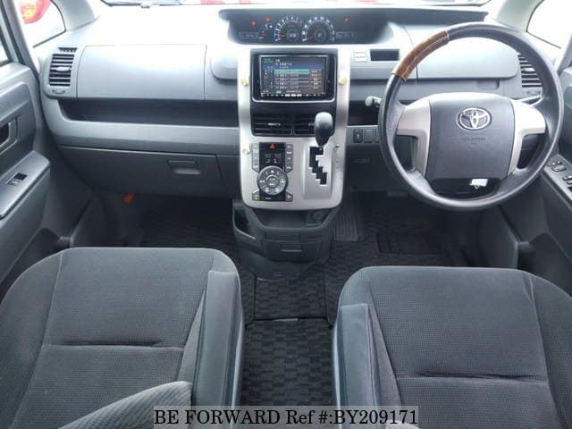 2008 Toyota Voxy JDM car for sale — photo 4 of 6