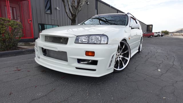 1998 Nissan Stagea JDM car for sale — photo 2 of 19