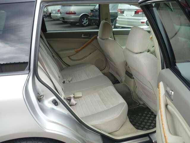 2001 Nissan Stagea JDM car for sale — photo 5 of 9
