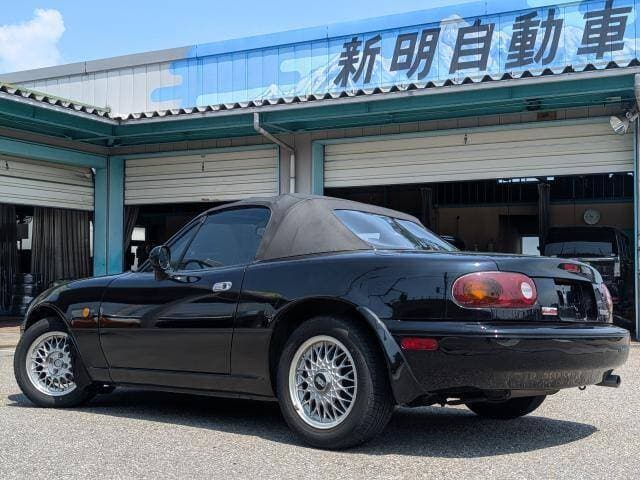 1994 Mazda Roadster (Eunos Roadster / MX-5) JDM car for sale — photo 13 of 20