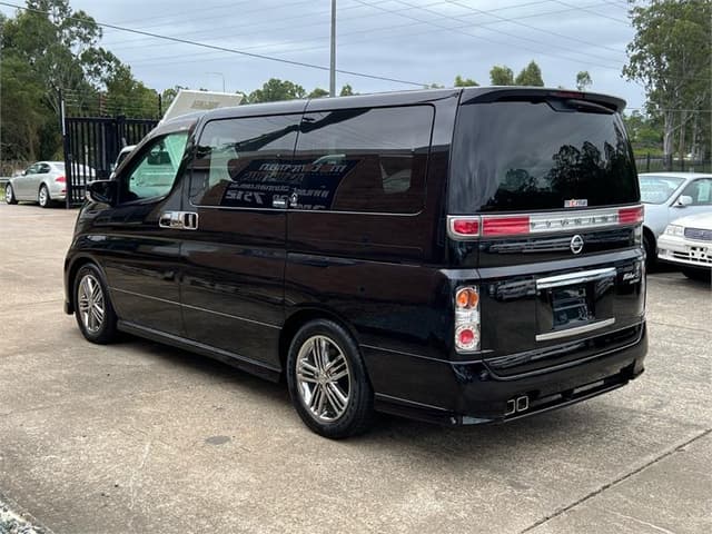 2006 Nissan Elgrand JDM car for sale — photo 8 of 16