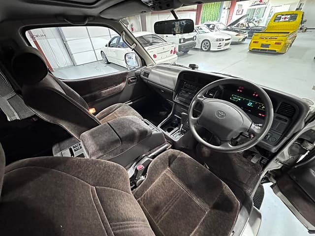 1995 Toyota HiAce JDM car for sale — photo 11 of 25