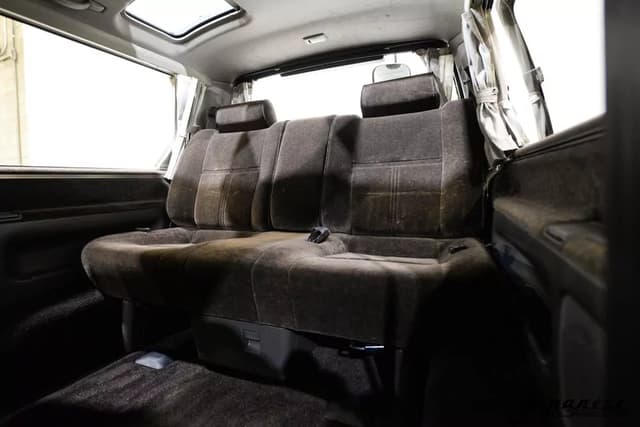 1995 Toyota HiAce JDM car for sale — photo 20 of 25