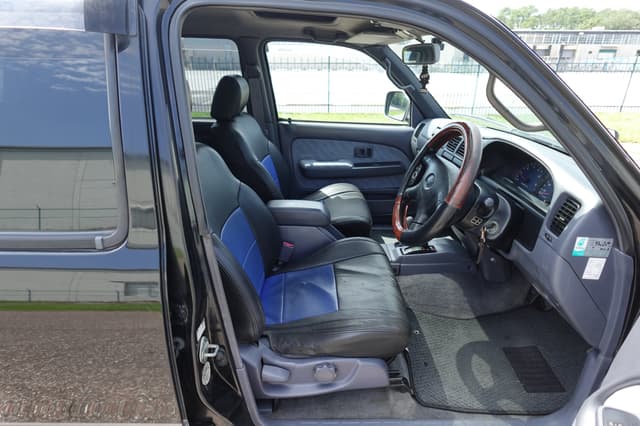 2000 Toyota Hilux JDM car for sale — photo 12 of 18