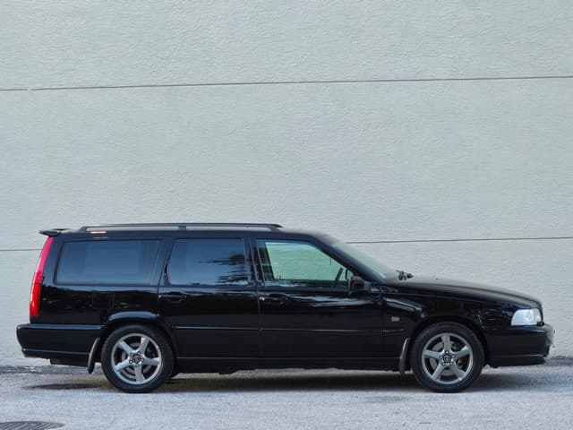 1998 Volvo V70 JDM car for sale — photo 24 of 25
