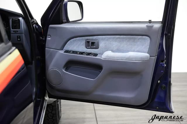 1997 Toyota Hilux JDM car for sale — photo 19 of 25