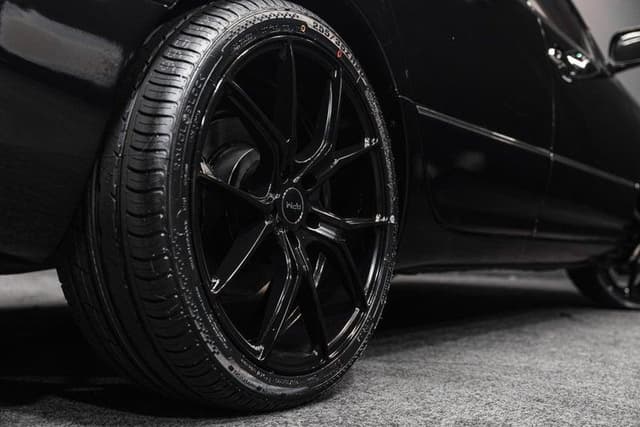 2002 Toyota Celsior JDM car for sale — photo 12 of 17
