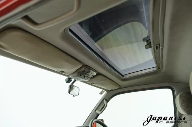 1998 Toyota HiAce JDM car for sale — photo 9 of 25