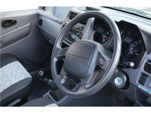 1997 Mitsubishi Pajero JDM car for sale — photo 9 of 16
