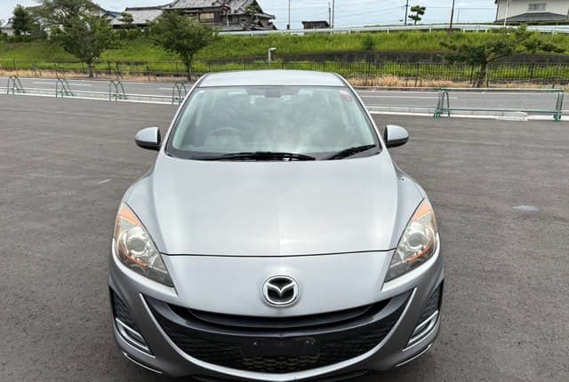 2010 Mazda Axela JDM car for sale — photo 8 of 25