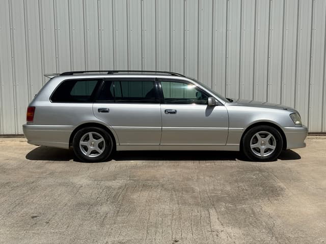 2000 Toyota Crown JDM car for sale — photo 2 of 21