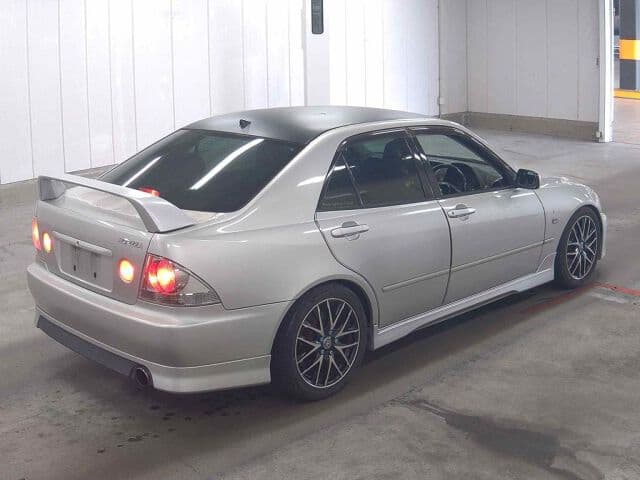 1999 Toyota Altezza JDM car for sale — photo 3 of 6