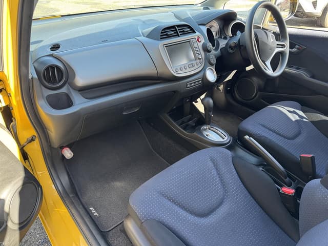 2009 Honda Fit JDM car for sale — photo 12 of 19