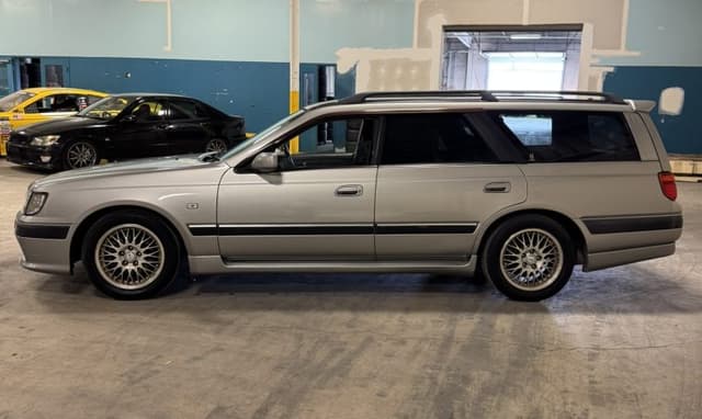 1997 Nissan Stagea JDM car for sale — photo 17 of 25