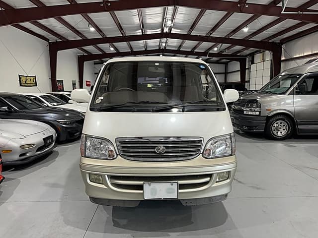 2000 Toyota HiAce JDM car for sale — photo 3 of 18