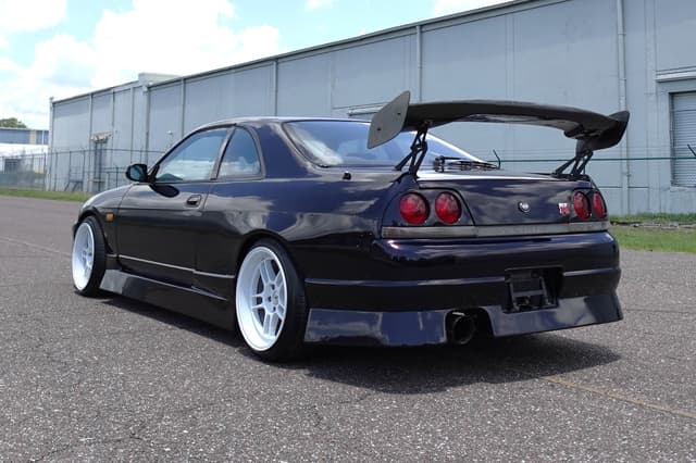 1998 Nissan Skyline JDM car for sale — photo 9 of 19