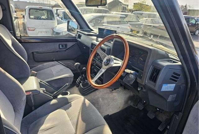1990 Nissan Safari JDM car for sale — photo 14 of 25