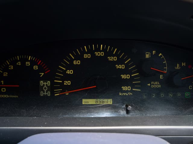 1998 Toyota Hilux Surf JDM car for sale — photo 15 of 17