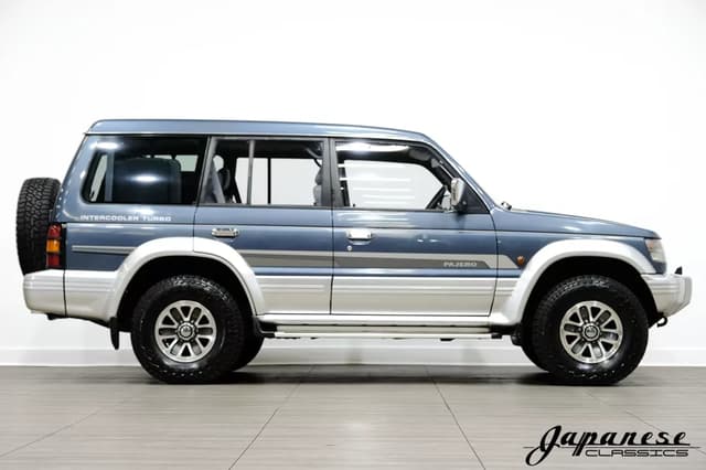 1991 Mitsubishi Pajero JDM car for sale — photo 5 of 25