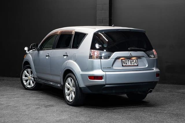 2010 Mitsubishi Outlander JDM car for sale — photo 3 of 18