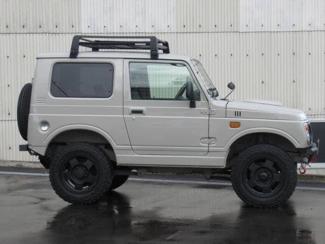 1998 Suzuki Jimny JDM car for sale — photo 2 of 20