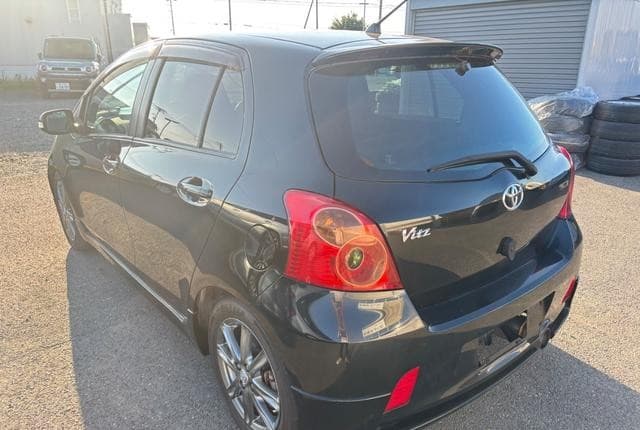 2007 Toyota Vitz JDM car for sale — photo 3 of 25