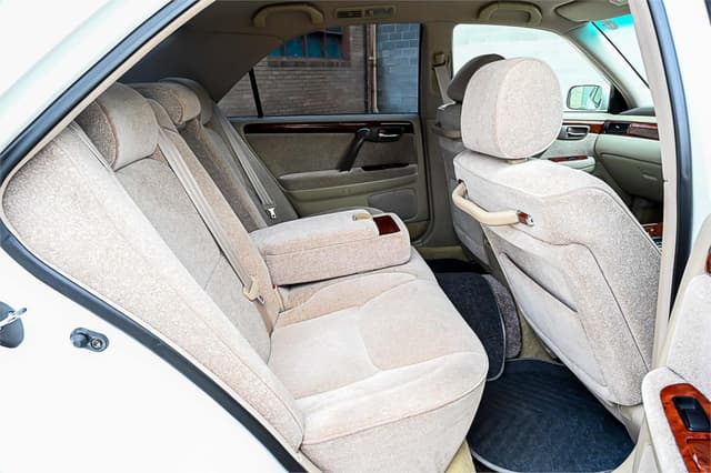 1999 Toyota Crown JDM car for sale — photo 15 of 22