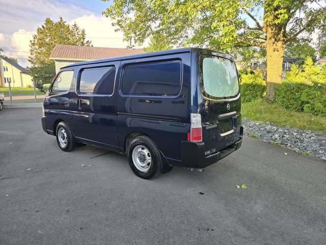 2001 Nissan Caravan JDM car for sale — photo 4 of 25