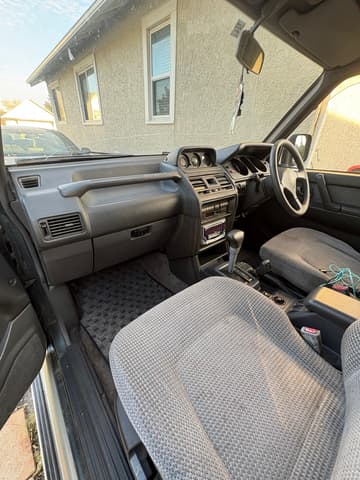1994 Mitsubishi Pajero JDM car for sale — photo 7 of 10