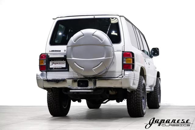 1997 Mitsubishi Pajero JDM car for sale — photo 8 of 25