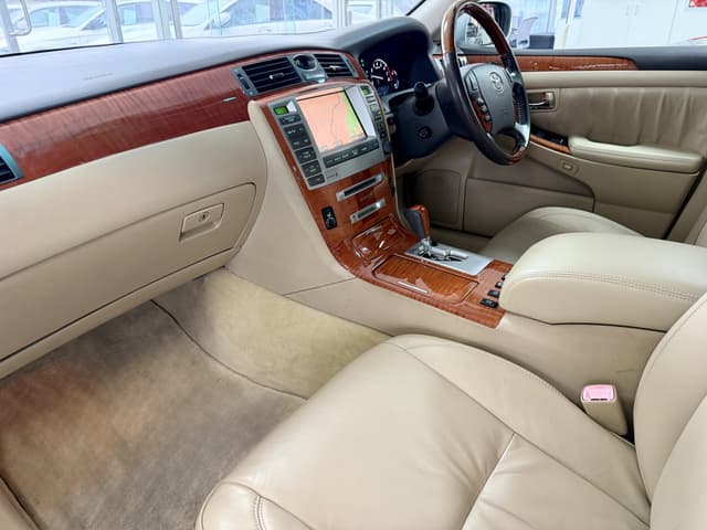 2005 Toyota Crown JDM car for sale — photo 5 of 5