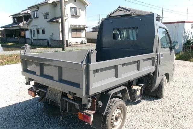2006 Daihatsu Hijet JDM car for sale — photo 7 of 14