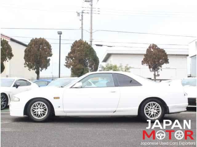 1997 Nissan Skyline JDM car for sale — photo 3 of 10