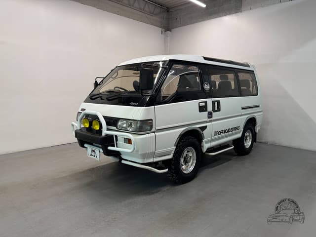 1991 Mitsubishi Delica JDM car for sale — photo 2 of 25