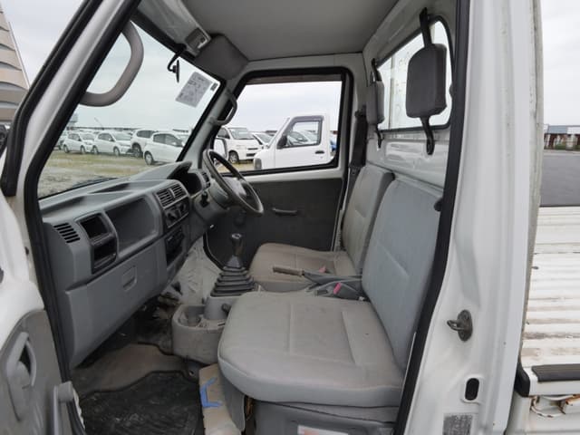 2002 Mitsubishi Minicab JDM car for sale — photo 23 of 25