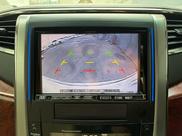 2010 Toyota Vellfire JDM car for sale — photo 19 of 21