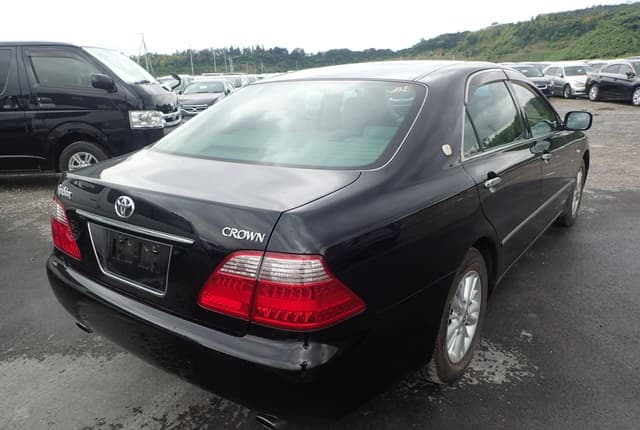 2006 Toyota Crown JDM car for sale — photo 5 of 25