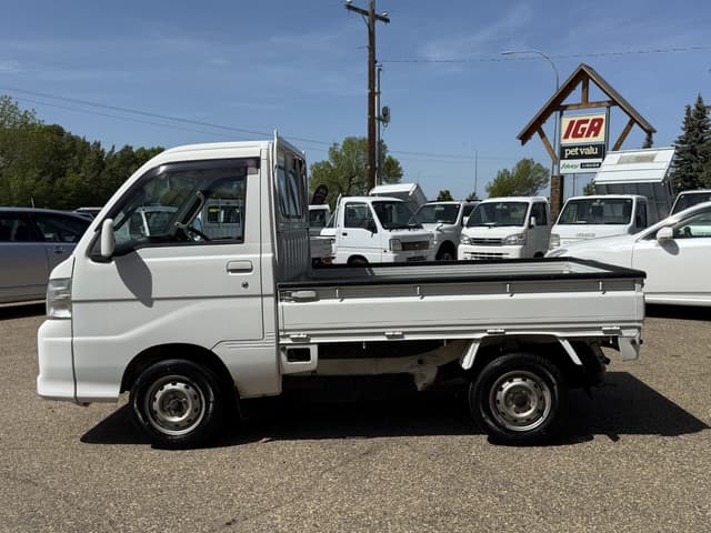 2008 Daihatsu Hijet JDM car for sale — photo 2 of 10
