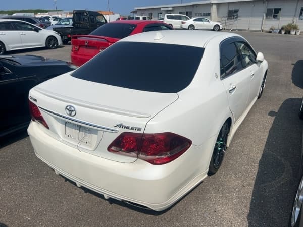 2008 Toyota Crown JDM car for sale — photo 3 of 6