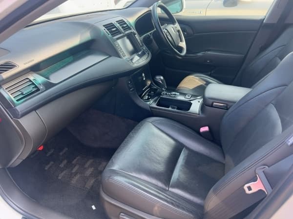 2008 Toyota Crown JDM car for sale — photo 4 of 6