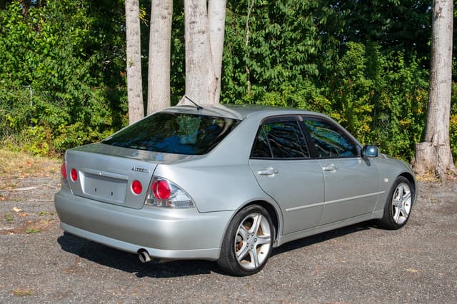 1998 Toyota Altezza JDM car for sale — photo 6 of 14