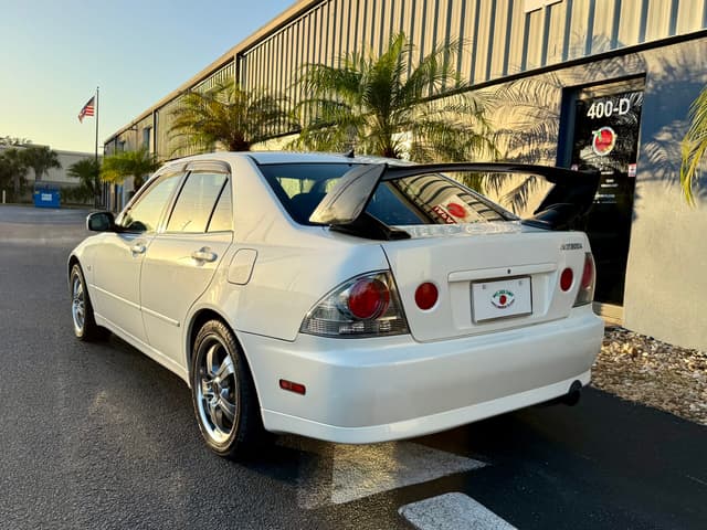 2000 Toyota Altezza JDM car for sale — photo 7 of 25