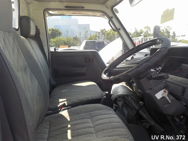 1993 Toyota HiAce JDM car for sale — photo 12 of 16