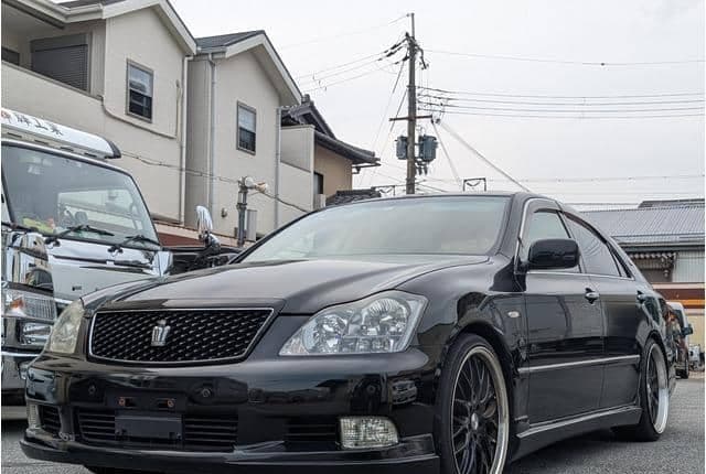 2006 Toyota Crown JDM car for sale — photo 3 of 25
