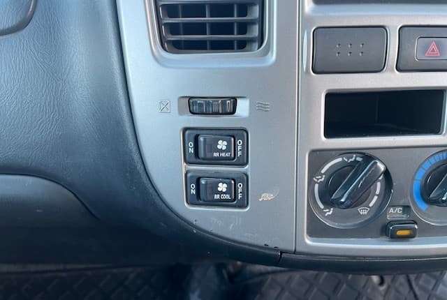 2012 Nissan Caravan JDM car for sale — photo 8 of 25