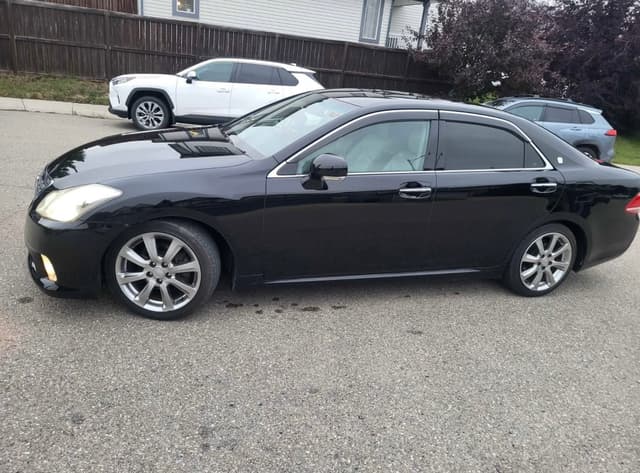 2010 Toyota Crown JDM car for sale — photo 7 of 13
